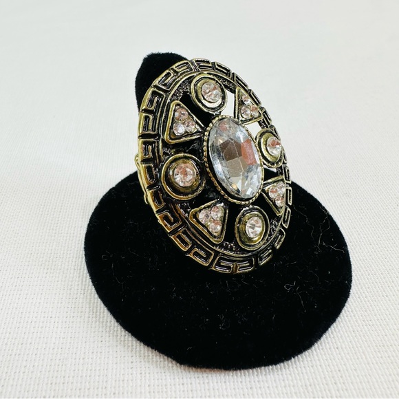BOHO Accessories - 🛍️🛍️ STRETCH RING CLEAR RHINESTONE JEWEL  ACCENTED STONES IN GOLD TONE NWOT
